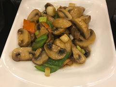 葱爆口蘑-蜀遇素兰中国菜
