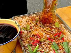-拈签一笑黄牛肉辣卤串串