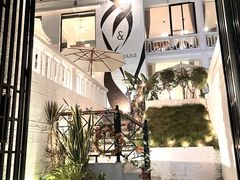 -Mark&Mars Restaurant