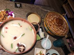 -三人行骨头王火锅(长寿店)