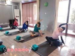 -后素孕产瑜伽·运动康复中心
