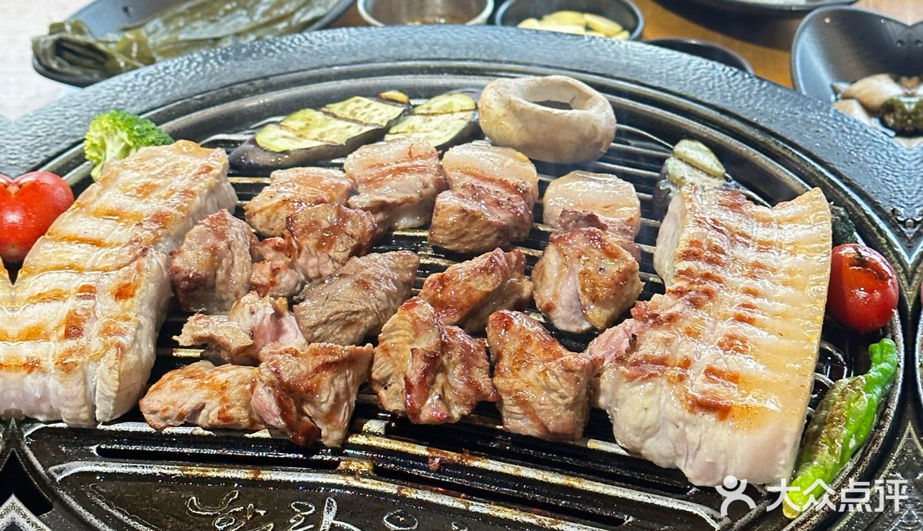🇰🇷济州岛好吃的黑猪肉。。。(保健路篇)