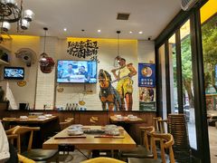 大堂-聚串门儿·东北烧烤(信义坊店)