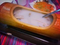 -香巴拉云南餐厅(华莱坞店)