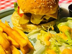 -鲨鱼美式餐厅酒吧Sharky