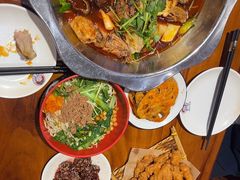 -爆炸头阿姨小四川正宗川味小吃(无任何分店)