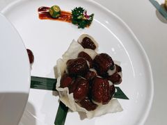 红衣少女-蝶园·装修中(BFC外滩金融中心店)