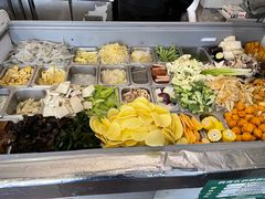 -愉肴麻辣香锅(中北镇店)