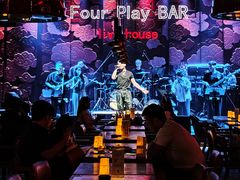 -FOUR PLAY BAR