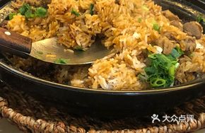 Braised Pigeon Rice in Clay Pot
