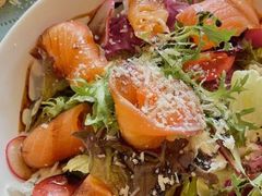 烟熏三文鱼藜麦沙拉-The Good Place好地方·Brunch·coffee(国贸店)