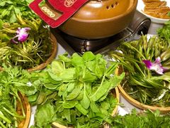 -老鼎万春卤菜(五代传承创始老店)