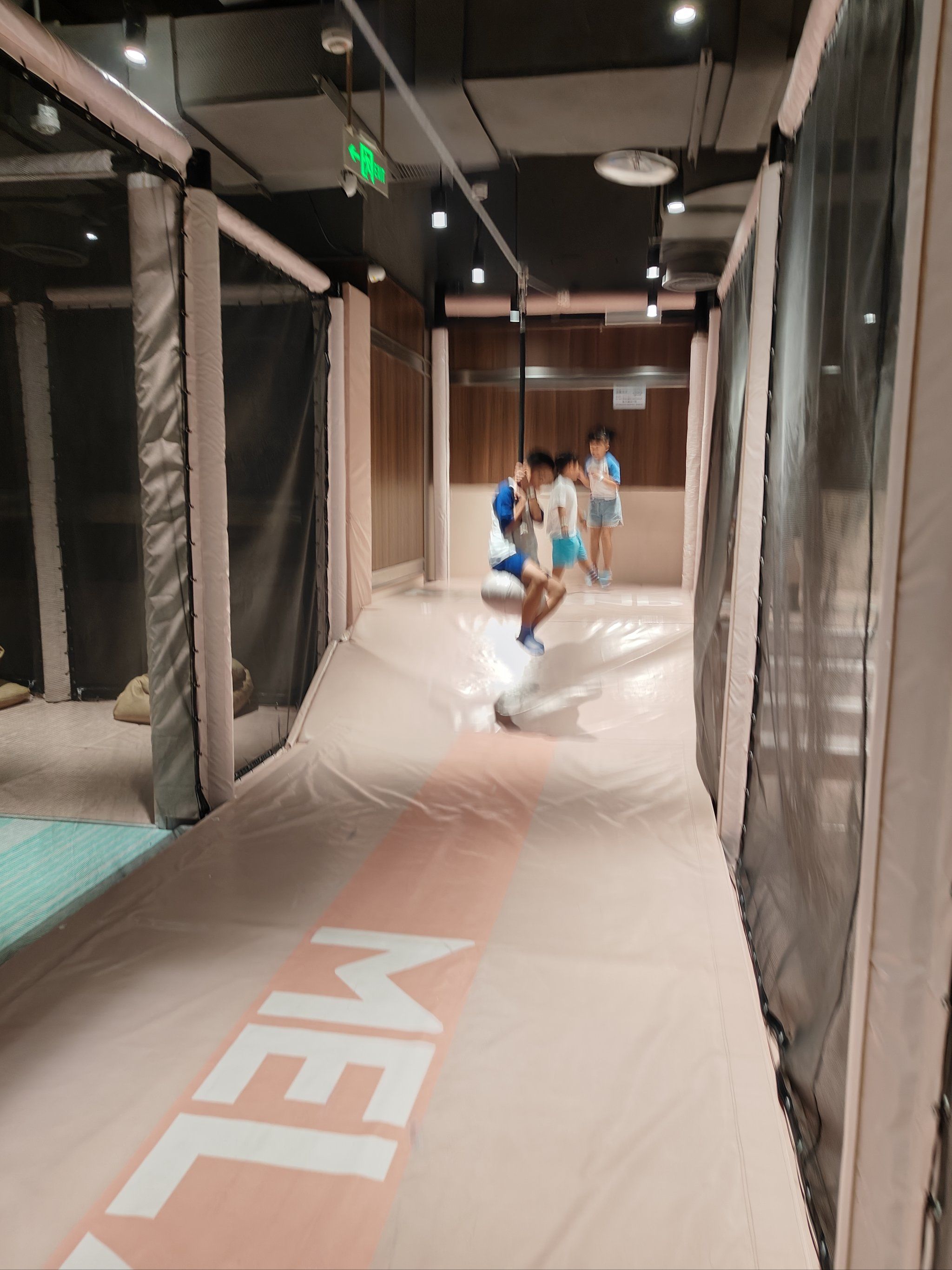 快乐室内嗨一天万象城meland sport