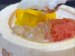 -志龙皇冠吃货椰子铺