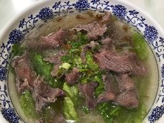 吊龙粿条汤-抖牛白塔牛肉粿条汤(水围店)