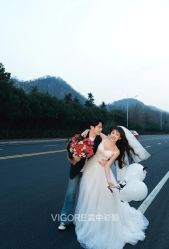 -雪中彩影婚纱摄影·微光艺术中心