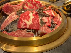 -铭牛烧肉·和牛海鲜自助(高新月牙湖店)