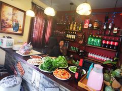 -小草屋轰趴馆别墅派对新场团建家庭聚会