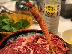 浓厚原只鸡煲花胶汤-鲜入围煮花胶鸡海鲜火锅
