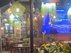 -临界音乐酒馆·小龙虾·江湖菜(华熙LIVE·鱼洞店)