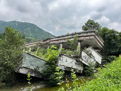 -四川汶川特大地震漩口中学遗址