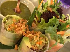 三文鱼刺身米纸卷-CHINCHIN 青青·泰国料理(万象食家店)