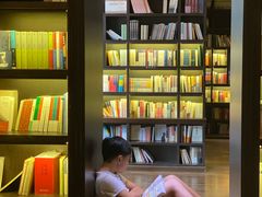 -钟书阁(松江泰晤士小镇店)