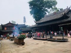 -峨眉山报国寺