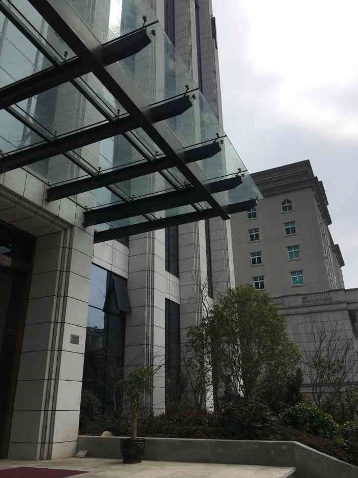 万宇大厦-"万宇大厦商务楼就在元生大酒店的后面,跟元.