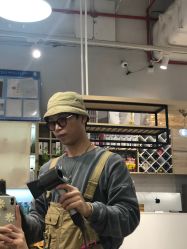 -苏豪路易士·嘉玛发廊