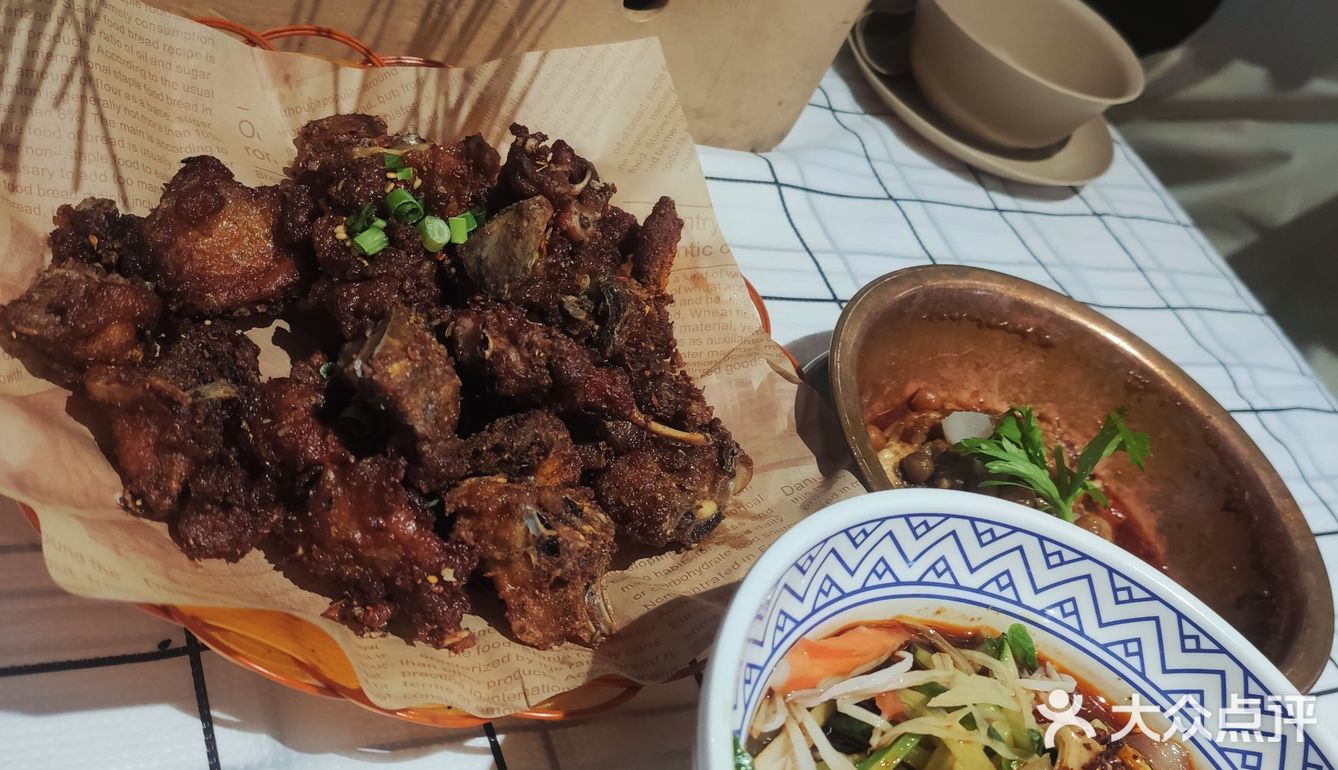 没想到是烧烤店啊氛围拉满！