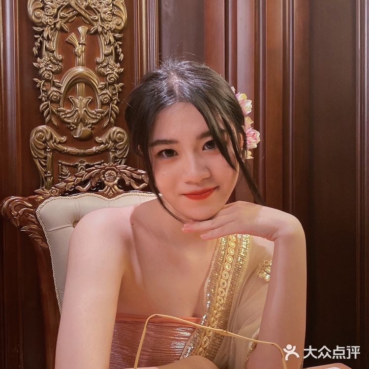 一家拥有傣族服饰的泰国菜，这谁能不爱[加油][加油]