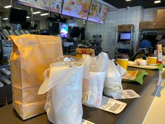 -麦当劳(假日广场店)