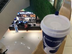 -瑞幸咖啡(临海市银泰城店)