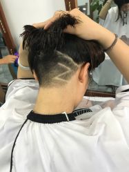 -V8潮牌·接发烫染连锁