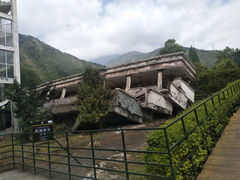 -四川汶川特大地震漩口中学遗址