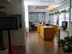 -视野联行眼镜•蔡司•依视路(温江店)