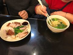 烤乳猪-喜喜烧腊茶餐厅(骆克道店)