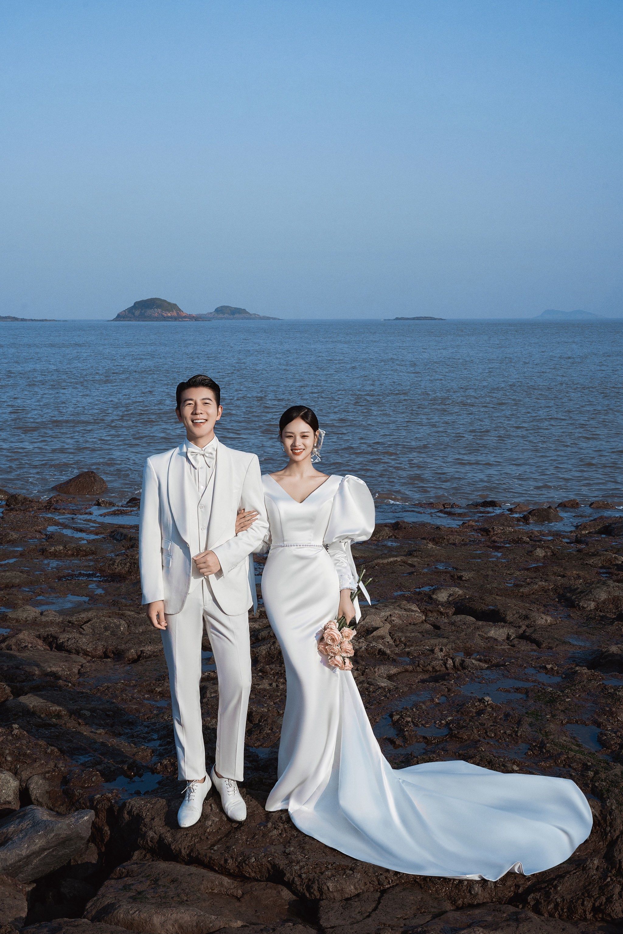 我拍的这组海边婚纱照也太太太好看了叭