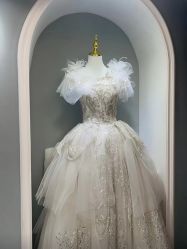 -衣贝姿婚纱礼服馆