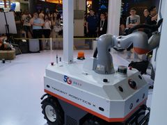 -东浩兰生上海世博展览馆