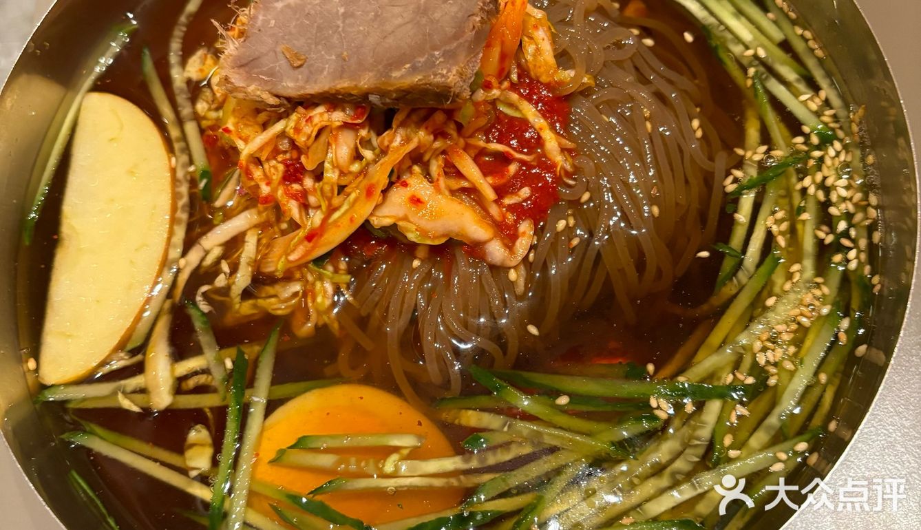 很好吃的简餐,两个人点了图里这些都吃光了