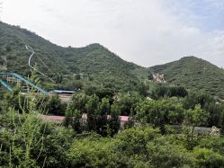 -窦王岭景区游乐场