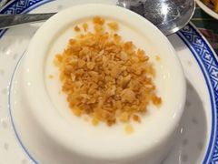 -广信牛奶甜品世家(台东店)