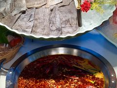 -茅草房·河畔园林火锅