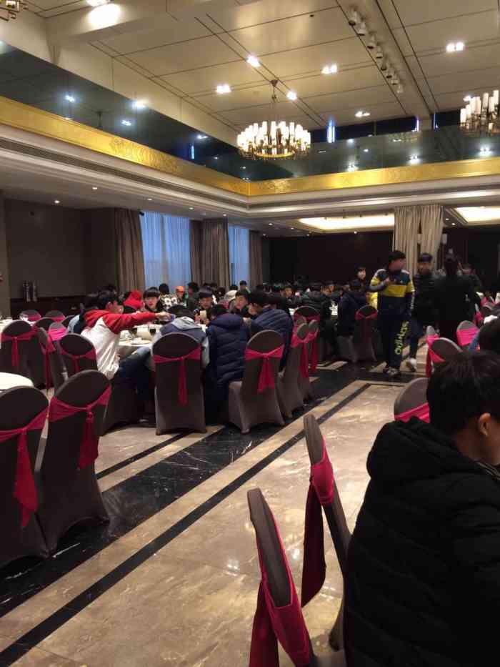 醉江月酒楼·宴会厅(欢乐谷店)-"工业路天桥仁和路上,在青山这块算是