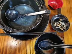 -丽虹云南过桥米线(兴工街店)