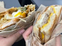 -麦当劳(南宁东站A22检票口楼上)