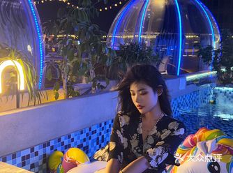 听着歌边吃边欣赏沈阳的夜景真的是太有氛围了