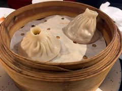 杭州蟹黄小笼包-老头儿油爆虾·知味杭州(爱琴海购物中心)